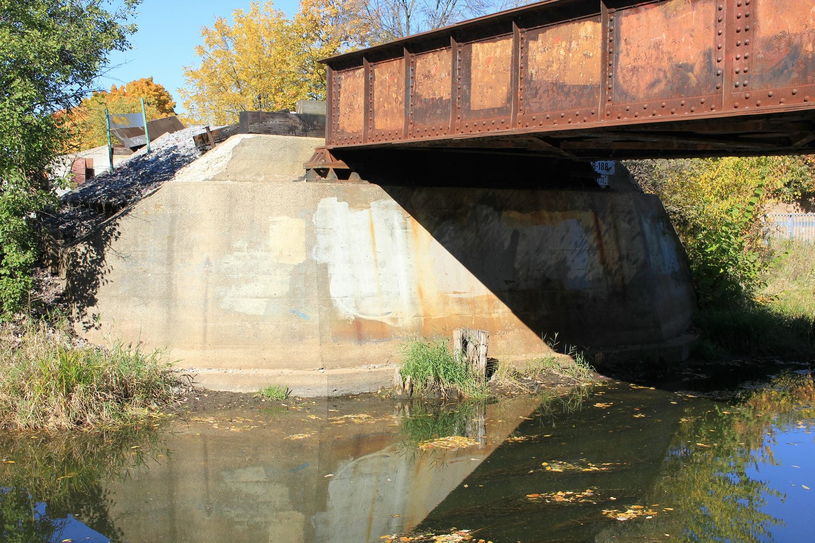 North abutment